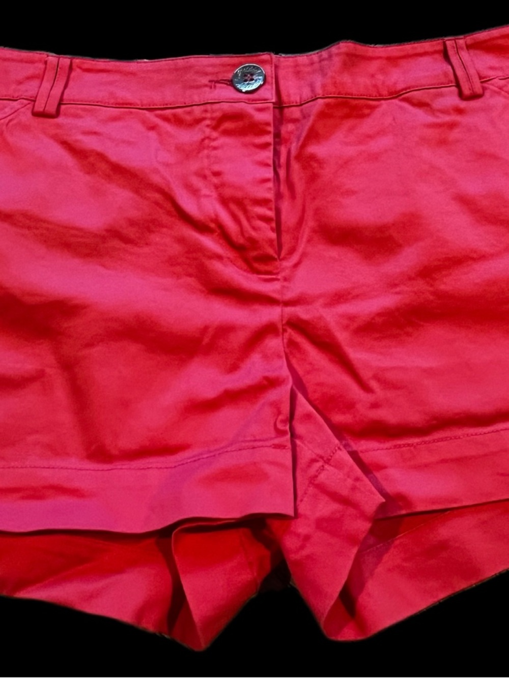 Guess High-Waist Coral Chino Shorts with a Floral Waistband - Picture 4 of 11